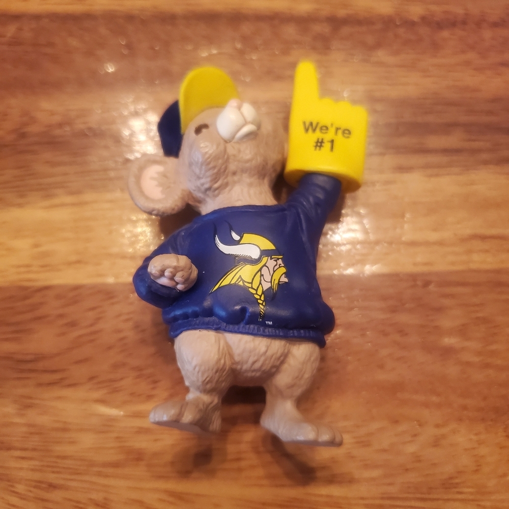 Team NFL collectible Minnesota Vikings ornament 1996